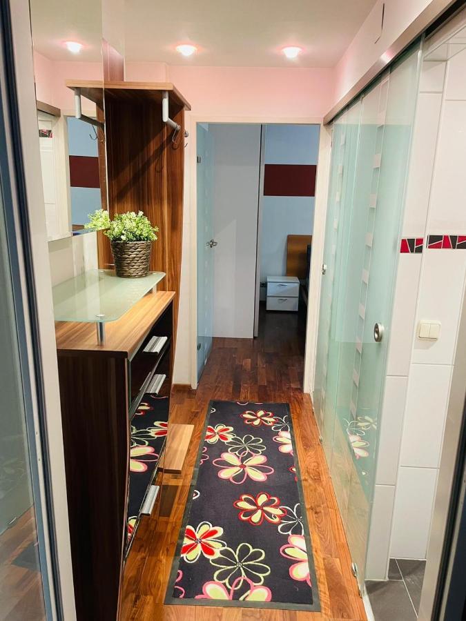 Super Deluxe Apartment - Near U6, U3 In City Center เวียนนา ภายนอก รูปภาพ